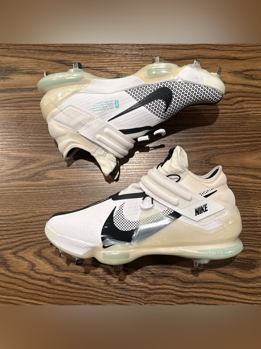 Men’s Size 11 Nike Force Zoom Trout 7 Baseball Cleats White Black DC9904-103